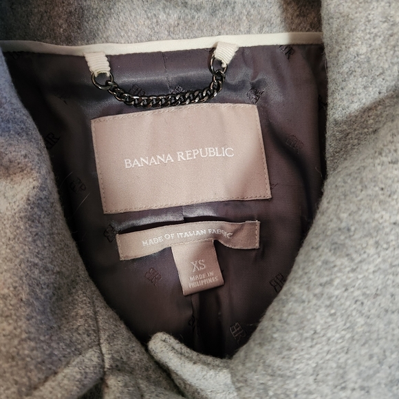 Banana Republic Grey wool coat with bow belt - Picture 2 of 5